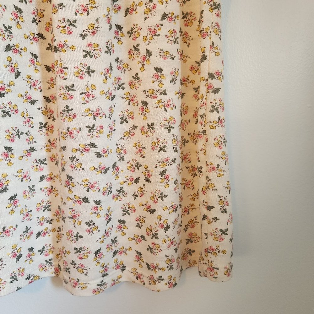 Floral tank top with crochet back - Picture 3 of 7